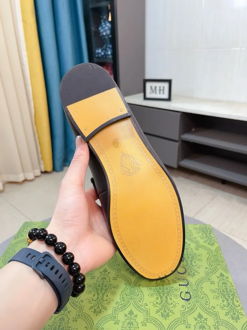 Men's Men's Shoes💰560🌹🌹[GUCCI] Gucci leather shoes are the most popular classic. Synchronized with the official website, the upper is made of Italian first-layer cowhide ➕cowhide lining, with unique brand and unique craftsmanship. Highlighting the hot style of the new year. Stop hesitating, stop wandering, get it now. Number: 38--44